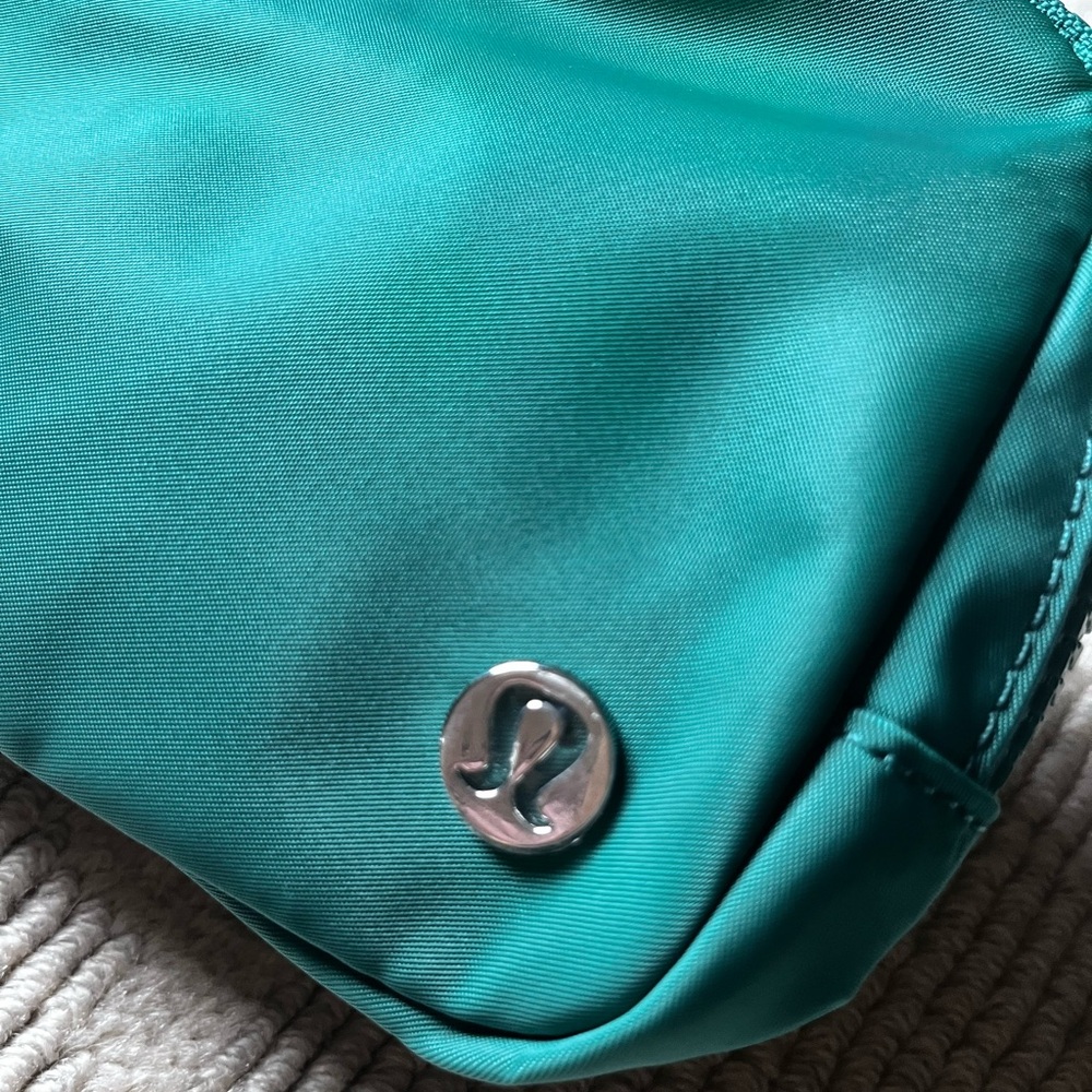 Lululemon Crossbody belt bag